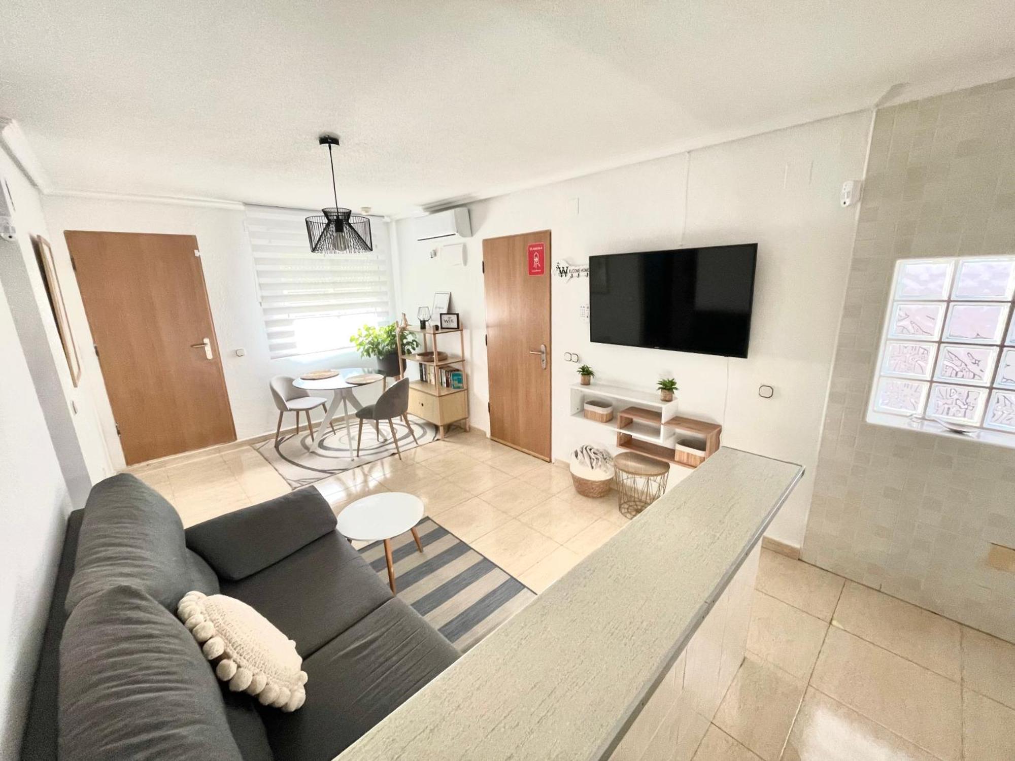 Pretty Bungalow With Private Terrace โปลอป ภายนอก รูปภาพ