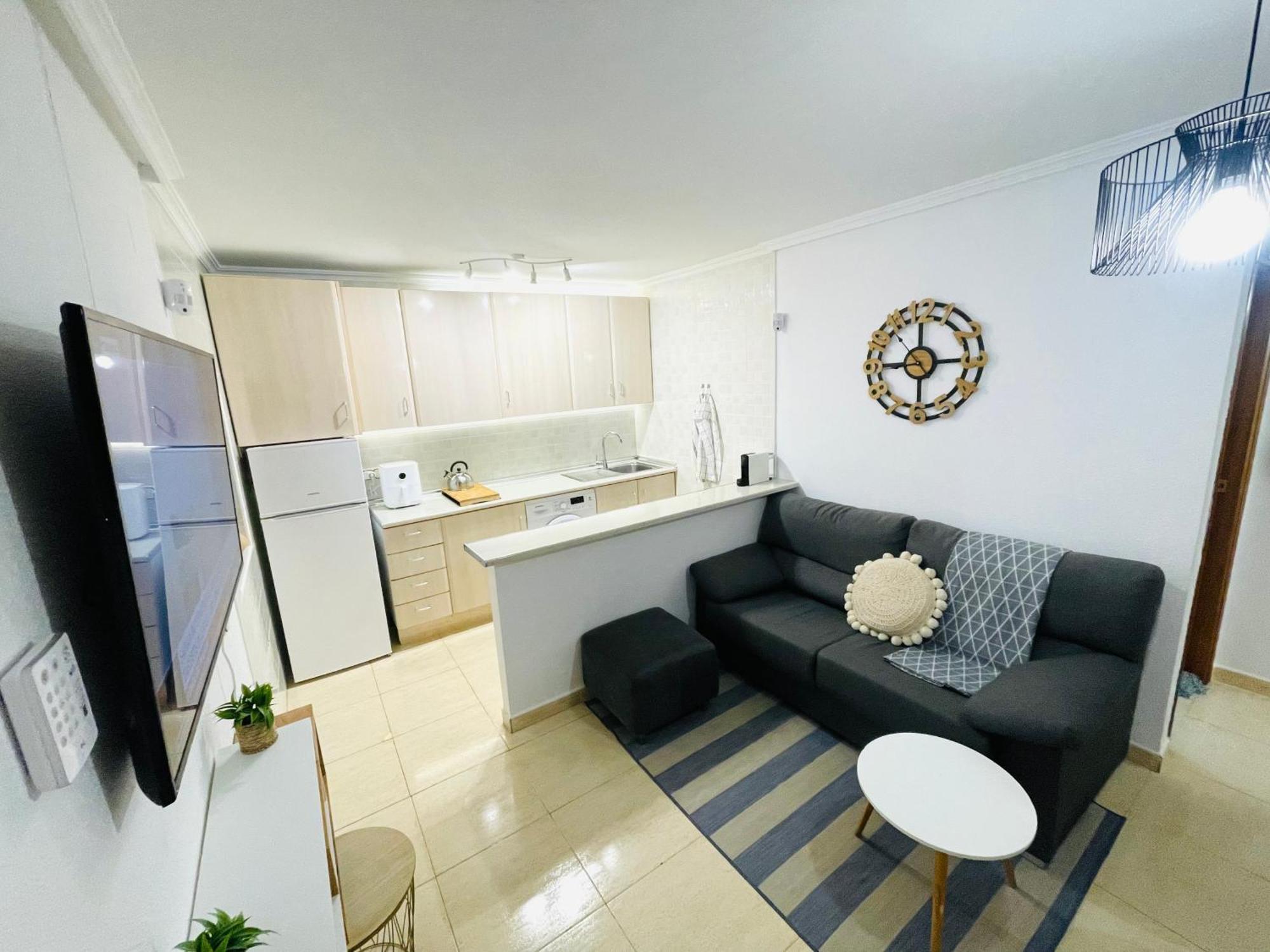 Pretty Bungalow With Private Terrace โปลอป ภายนอก รูปภาพ